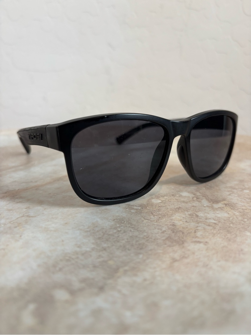 Tifosi Men's Black Polarized Sunglasses